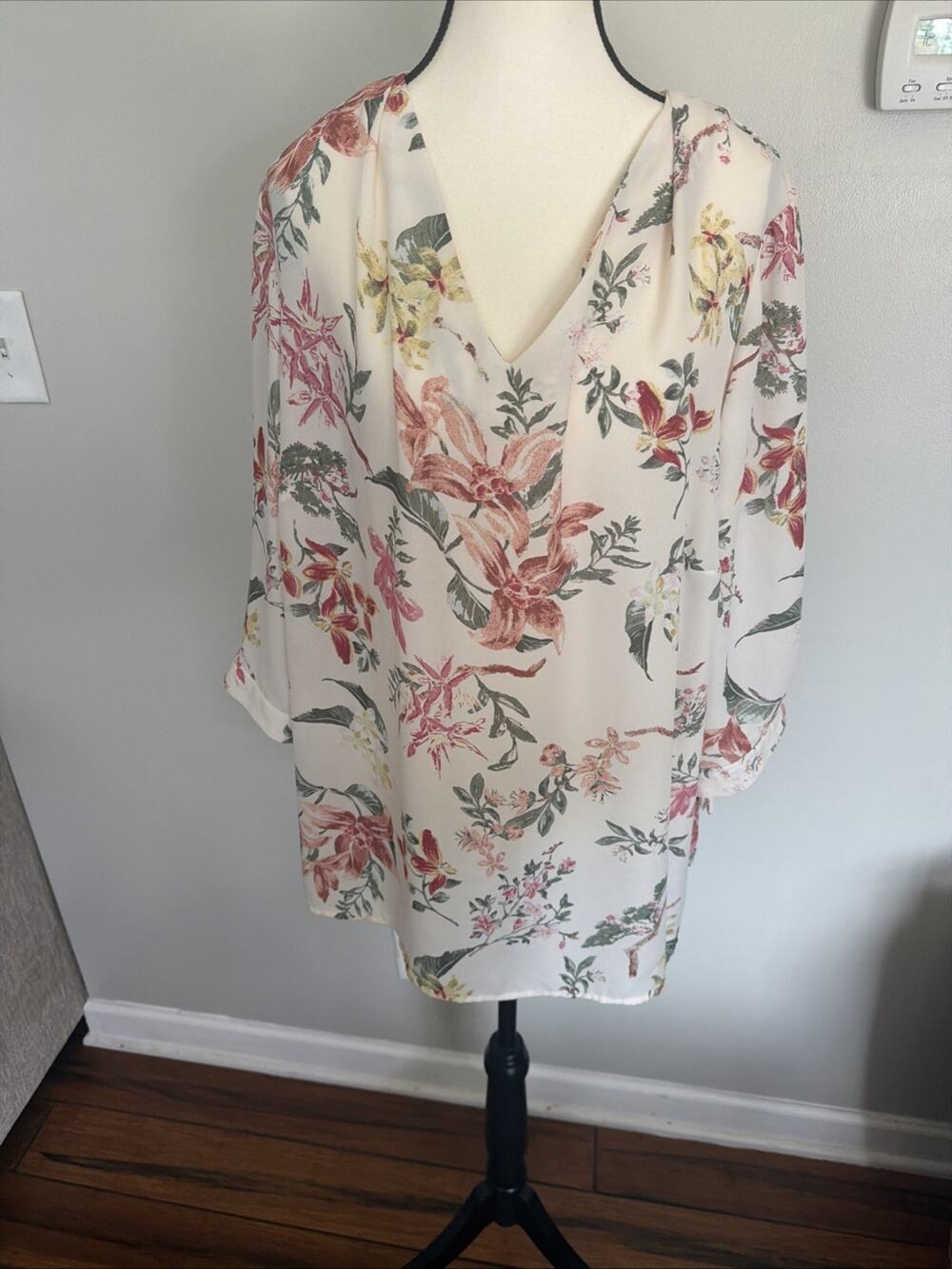 Violet & Claire size 1XL white floral print long sleeve blouse